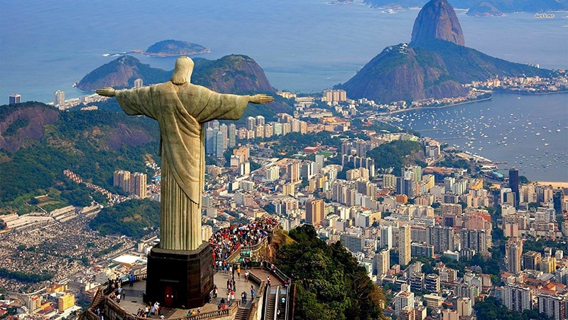 Imagem aérea do Rio de Janeiro: Onde achar passagens aéreas baratas para o Rio de Janeiro